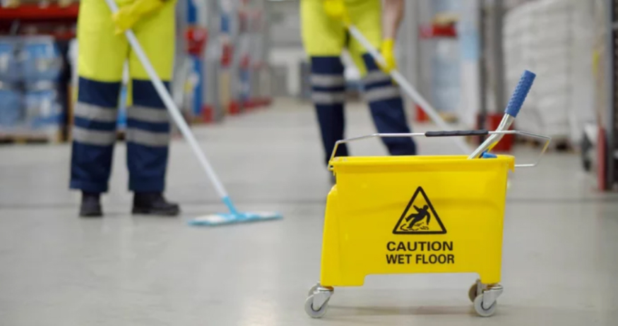 The Benefits of Hiring a Professional Commercial Cleaning Service
